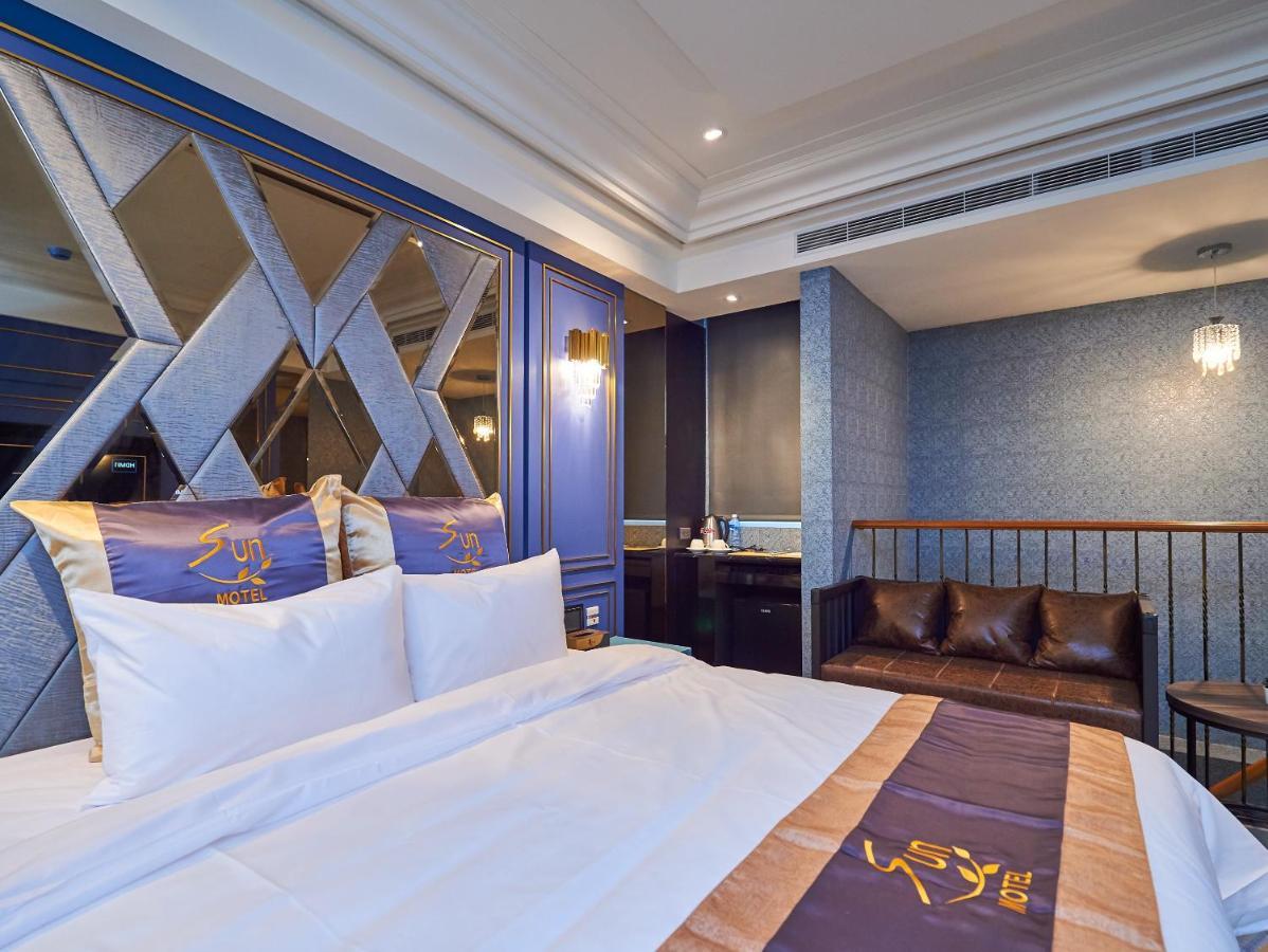 Sun Motel Kaohsiung Bagian luar foto