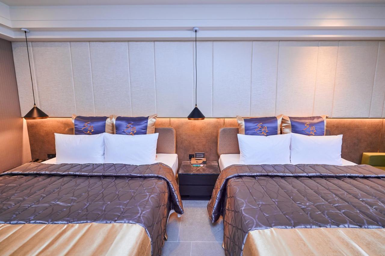 Sun Motel Kaohsiung Bagian luar foto